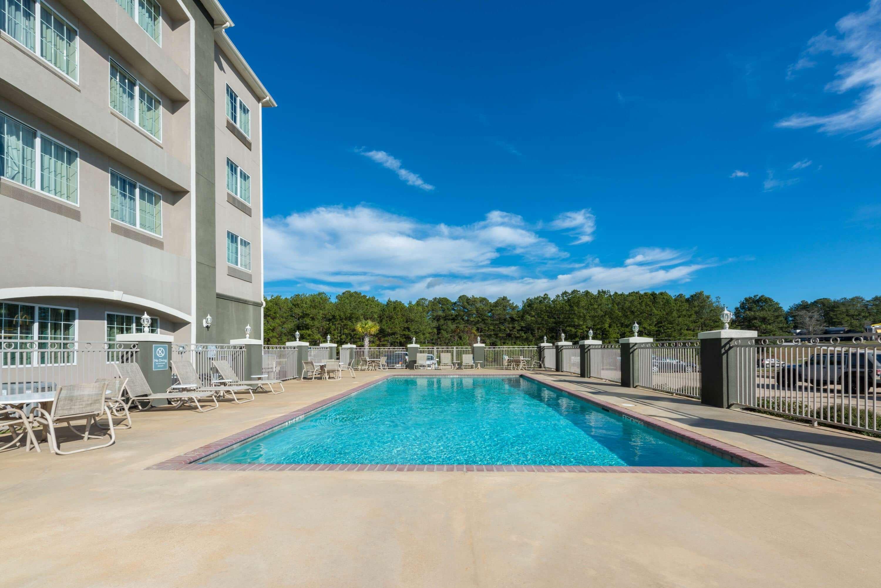 La Quinta By Wyndham Leesville Ft. Polk Exterior photo
